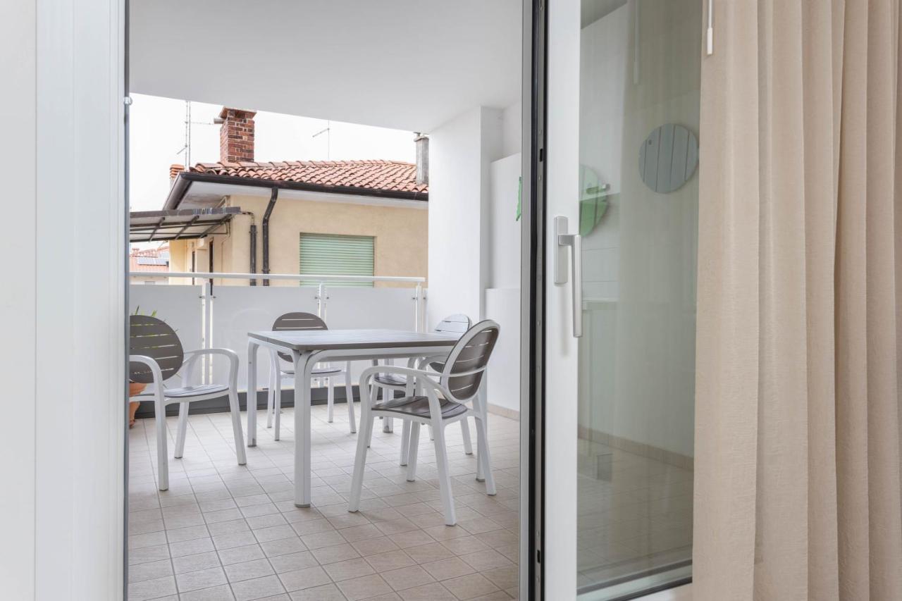 Blu Indaco Villa Elsa Lignano Sabbiadoro Exterior foto