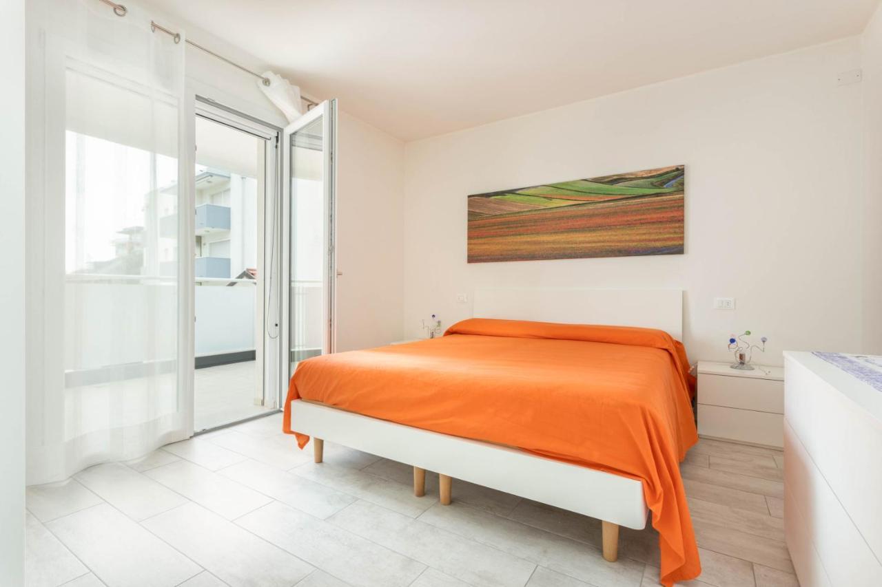 Blu Indaco Villa Elsa Lignano Sabbiadoro Exterior foto